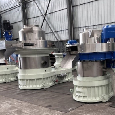 Automatic Grease Pump Wood Pellet Making Equipment 220kw Grass Pellet Machine
