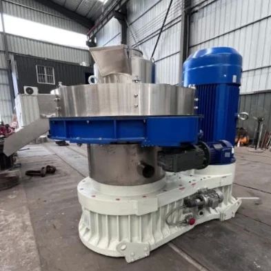 2000-2500kg/h Output Biomass Pellet Machine With Air Cooled Radiator To Cool Down Gear Oil